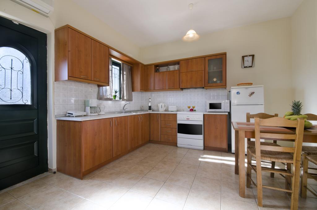 Villa Alimedon Almirida Стая снимка