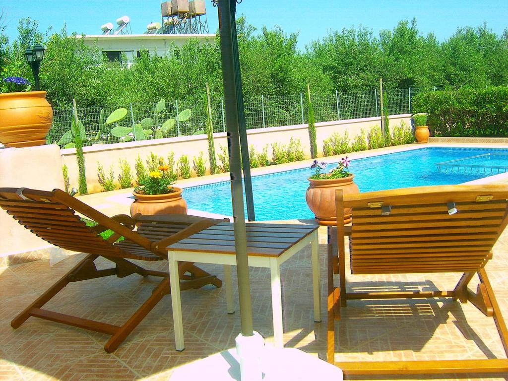 Villa Alimedon Almirida Стая снимка